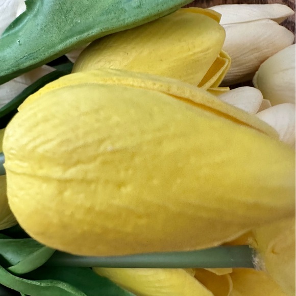 Tulips Artificial Flowers Real Touch Wedding/Party Decor 37 Pieces Yellow - Picture 11 of 16